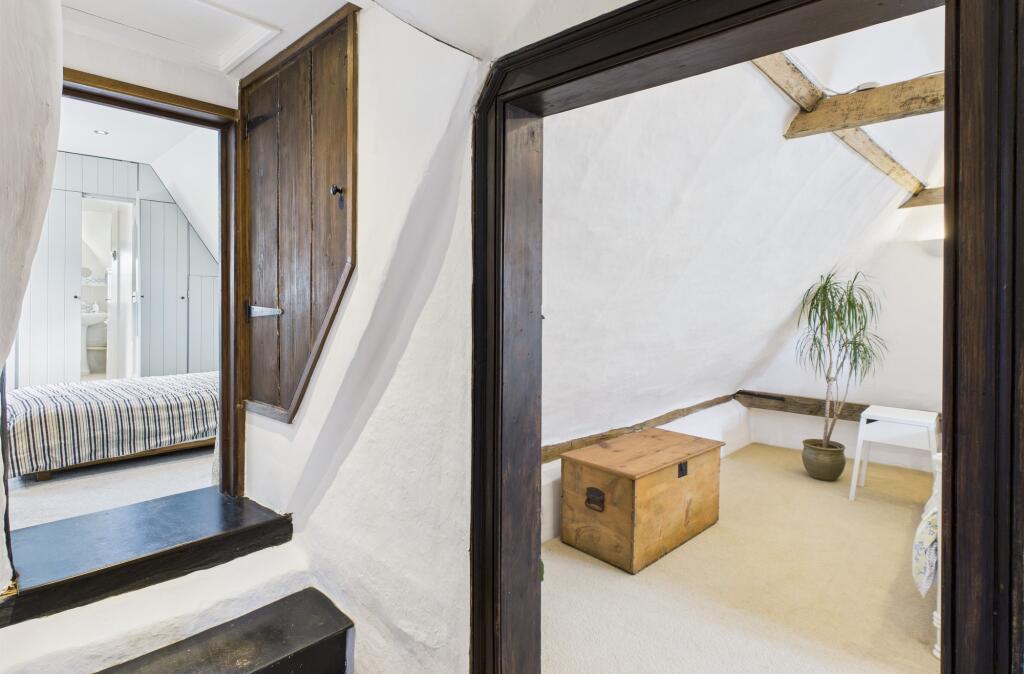 CAM02519G0-PR0293-STILL016