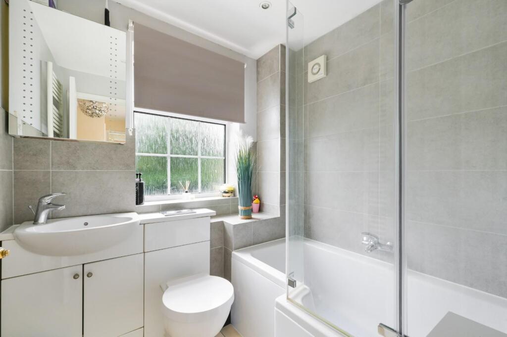 FLEETWOOD CLOSE (4).jpg