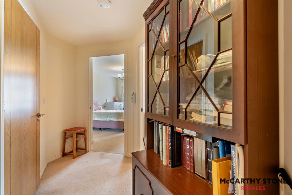 8596910-interior08-800.JPG