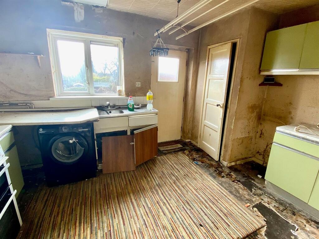 Northway 120 kitchen 2.jpg