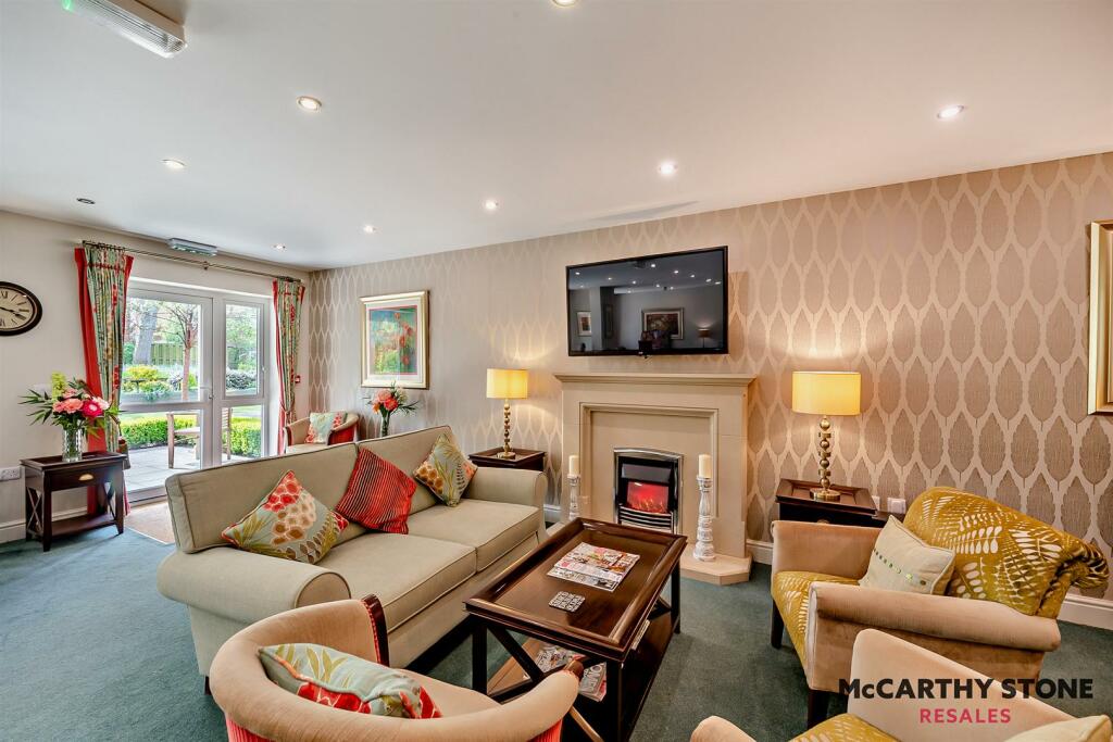 Homeowners Lounge
