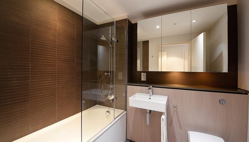 Bathroom 2 .jpg