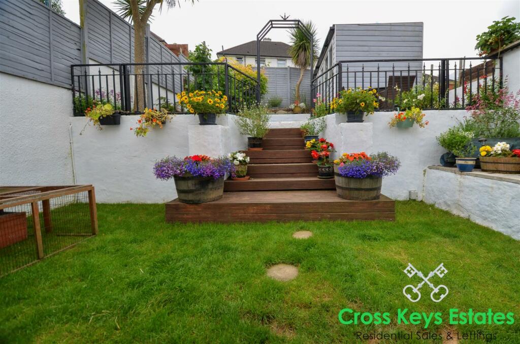 Gardens &amp; Driveway