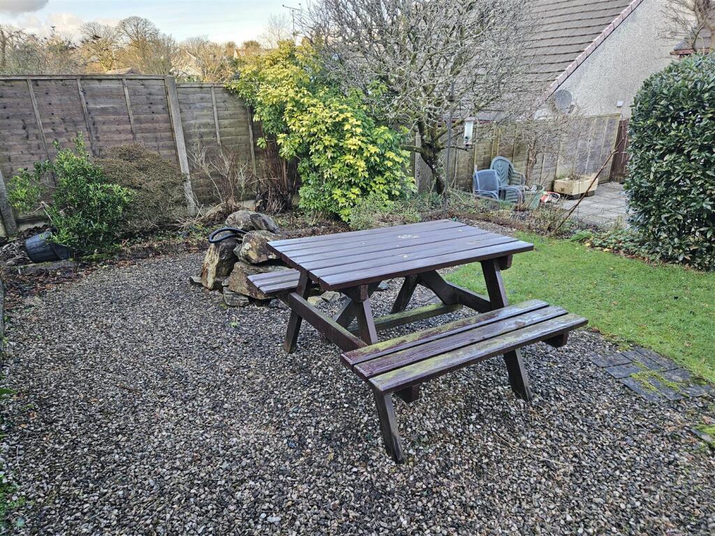 Gravelled seating area.jpg