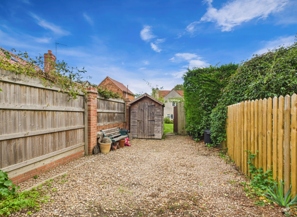 Generated Image September 18, 2025 - 4_03PM.png