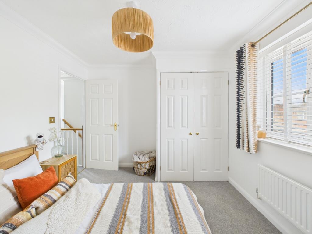 19. CAM04922G0-PR0014-STILL019