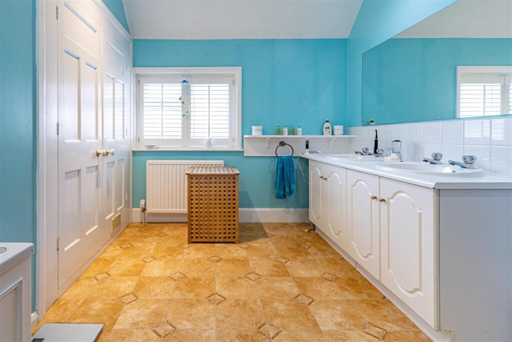 34, Blackacre Road (21).jpg