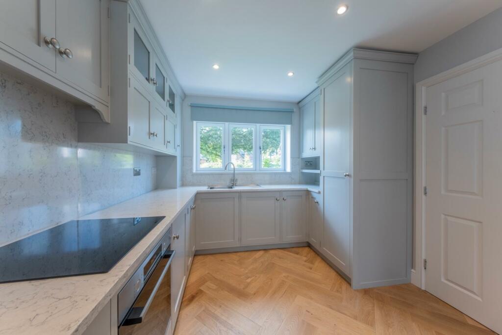 3 Grange Close-002.JPG