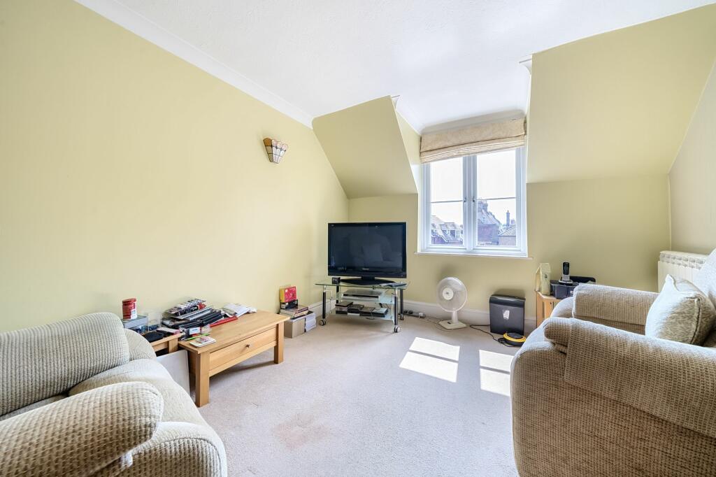 Living/Dining Room (1)