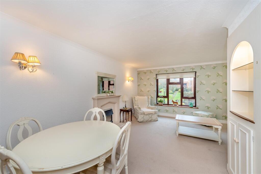 8632387-interior09.jpg