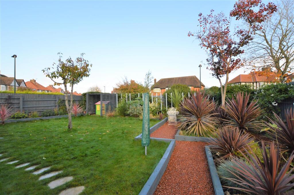 1 Short Way garden.JPG