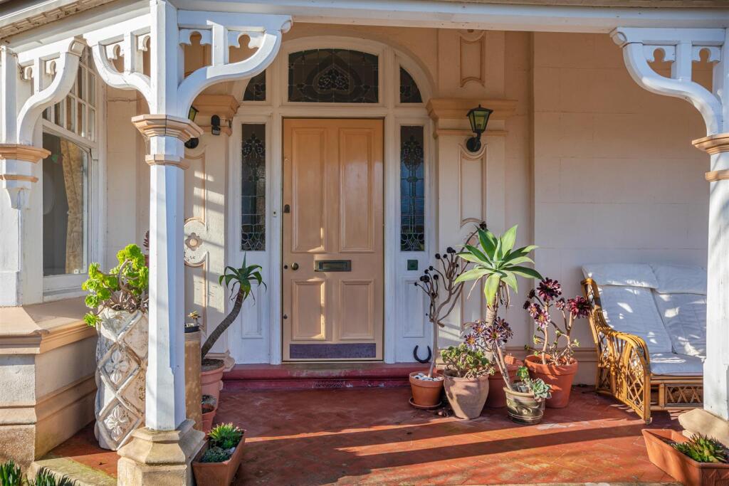 A36 - Beverly Court, Brixham - 230119.jpg