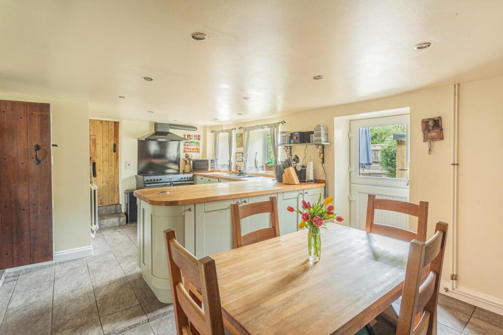 Kitchen/Breakfast Room