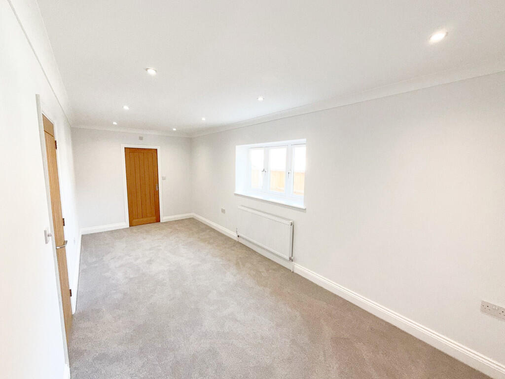 IMG-20250501-WA00...