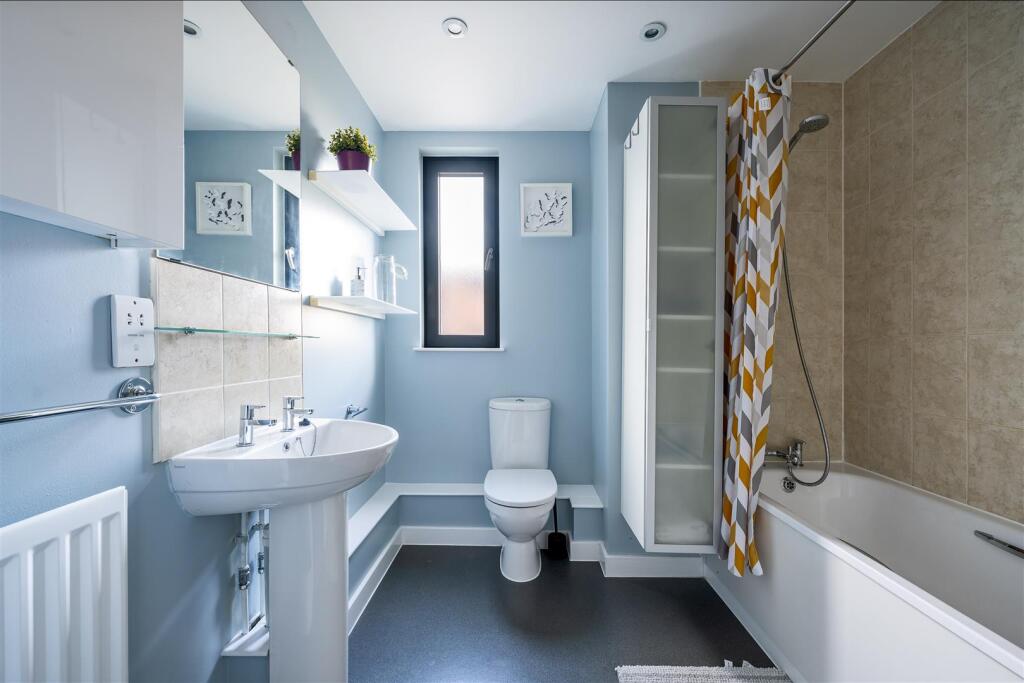 De Havilland Court N17