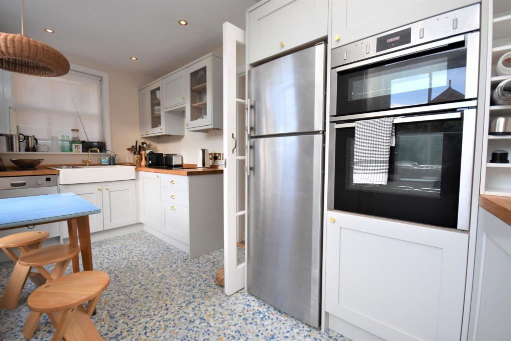 Kitchen.JPG