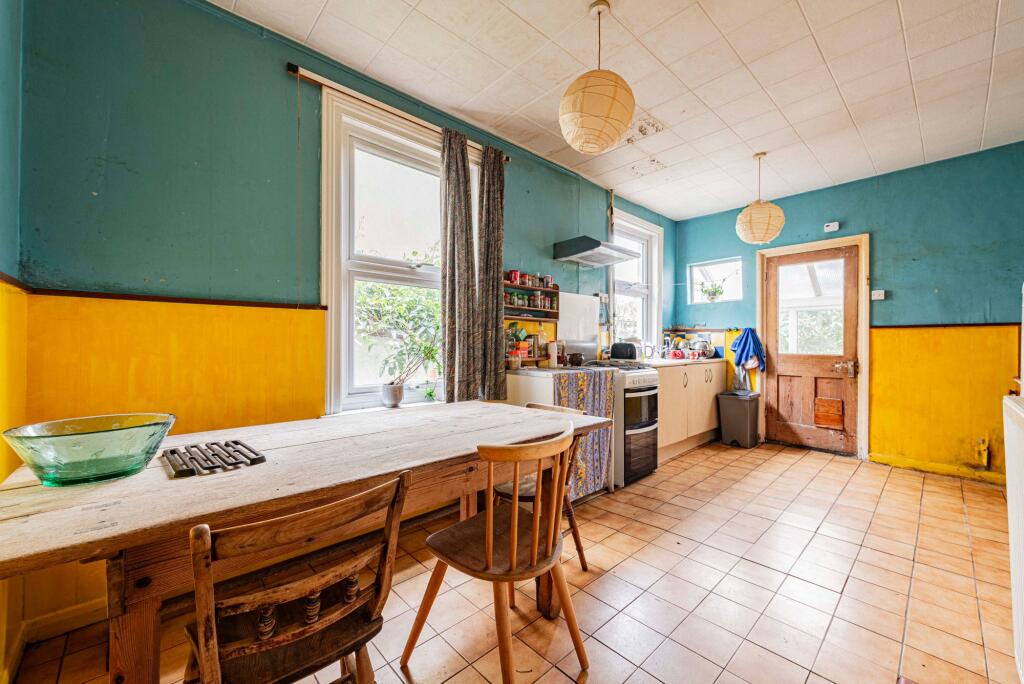 Kitchen/Dining Room (1)