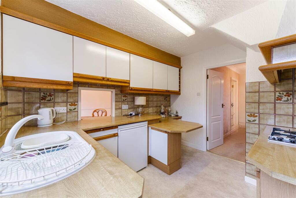 14 Lynton Close, Isleworth TW7 7ET-22.JPG