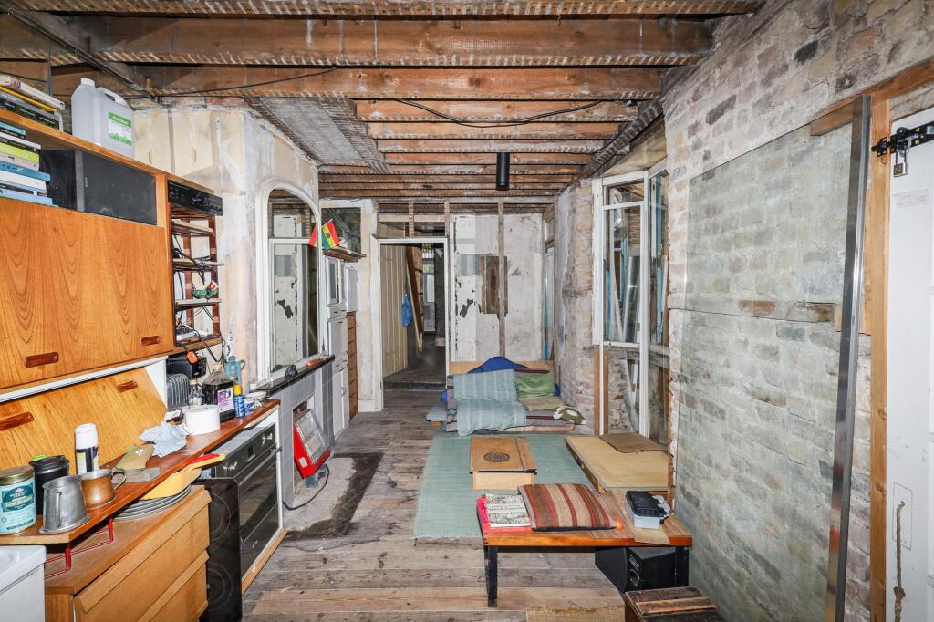 27 Colne Road, Clapton, London, E5 0HR