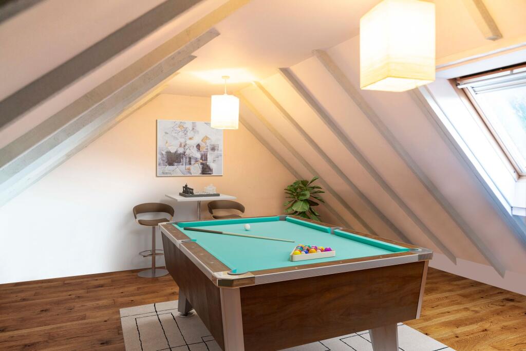 Versatile space to play or create, why not have your own studio or annexe accommodation?