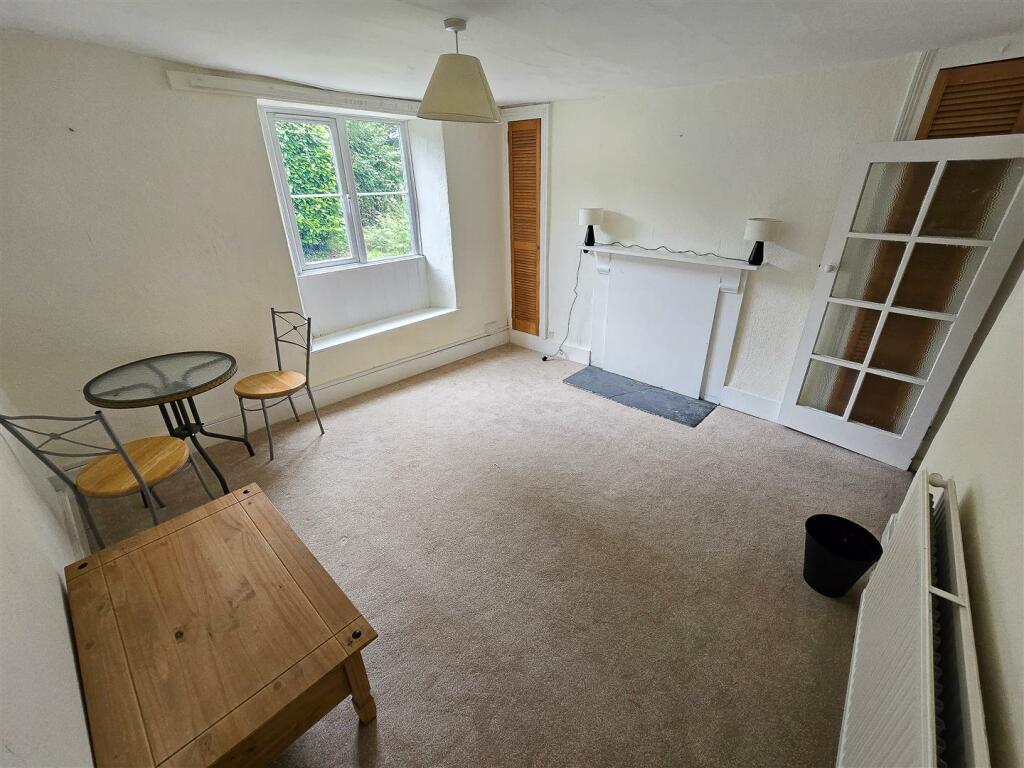 Bedroom/Sitting Room