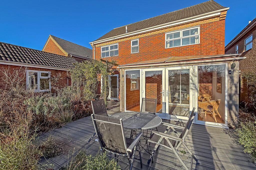 28PlayfieldClose-...