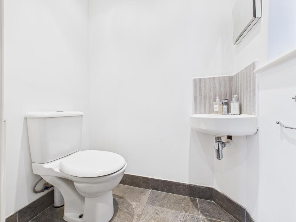 CAM03729G0-PR0114-STILL001