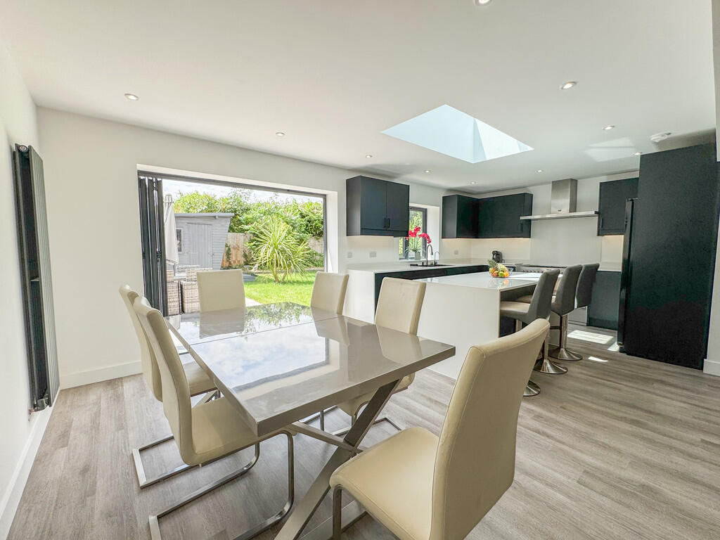 breakfast area 1