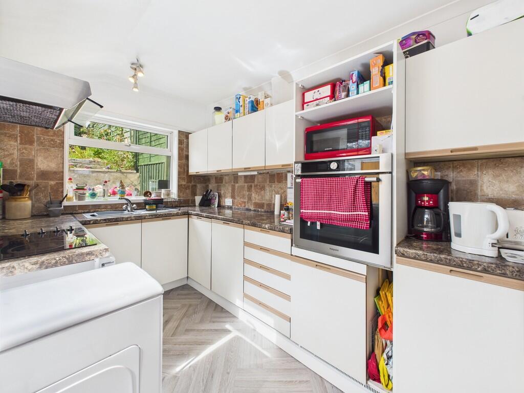 CAM03974G0-PR0173...