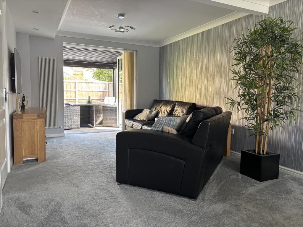 06 - Lounge.jpg