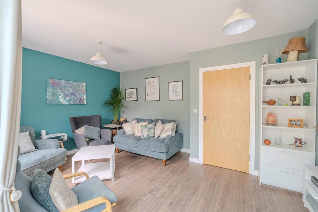 70 Heol Y Gros-19.jpg