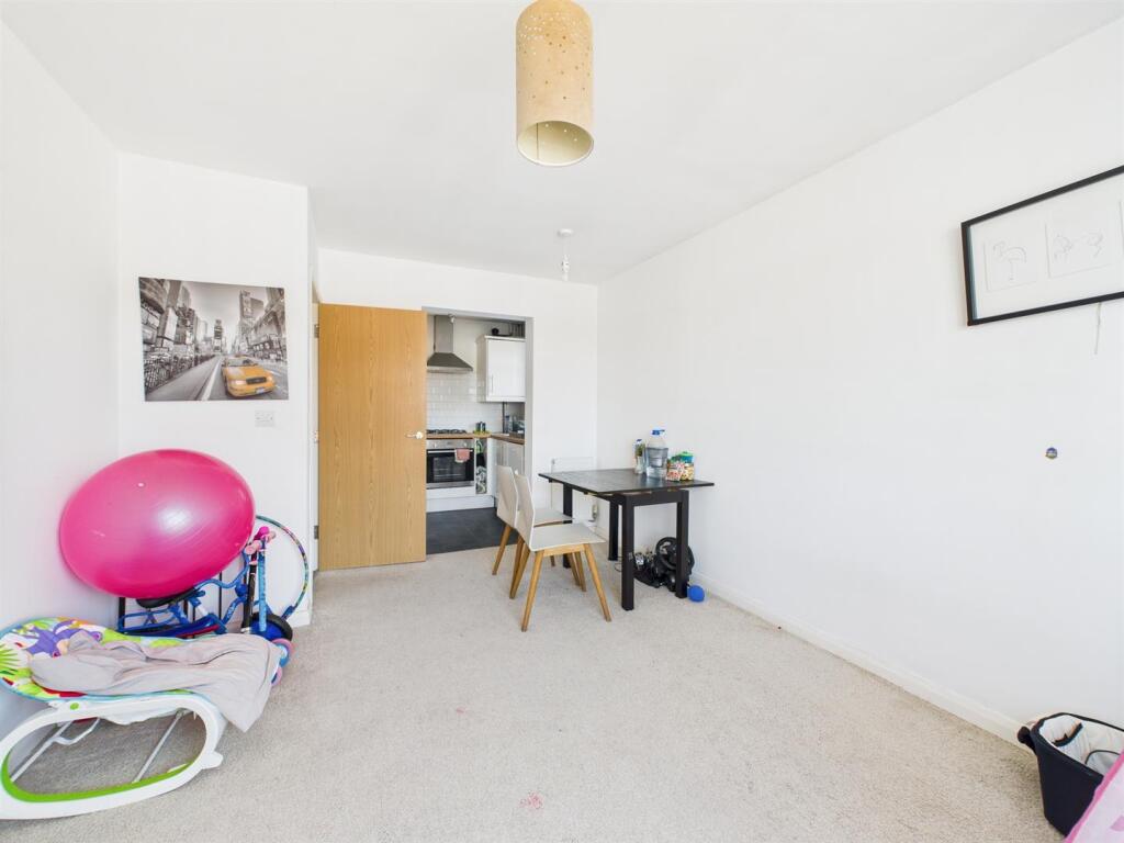 Living/Dining Area