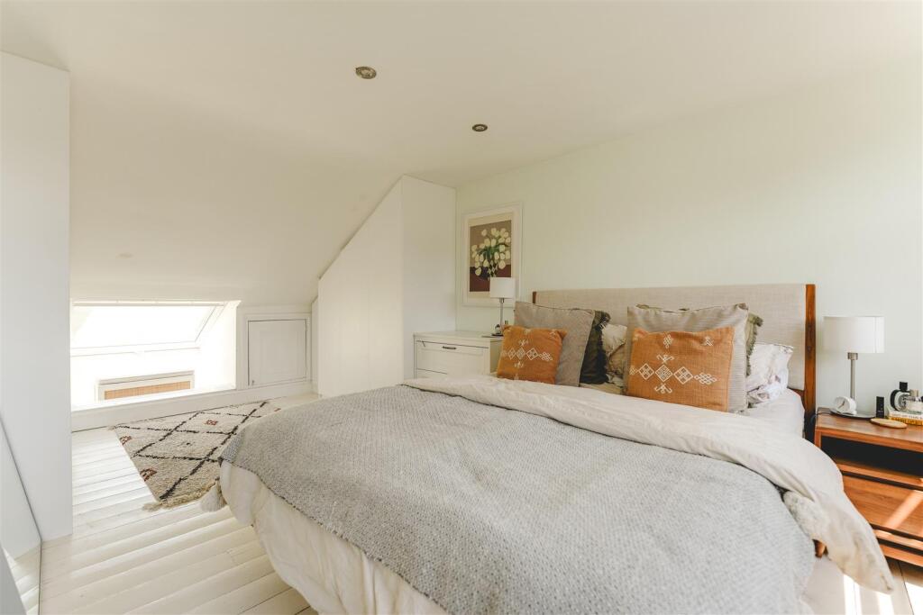 Downs Park Road-18.jpg