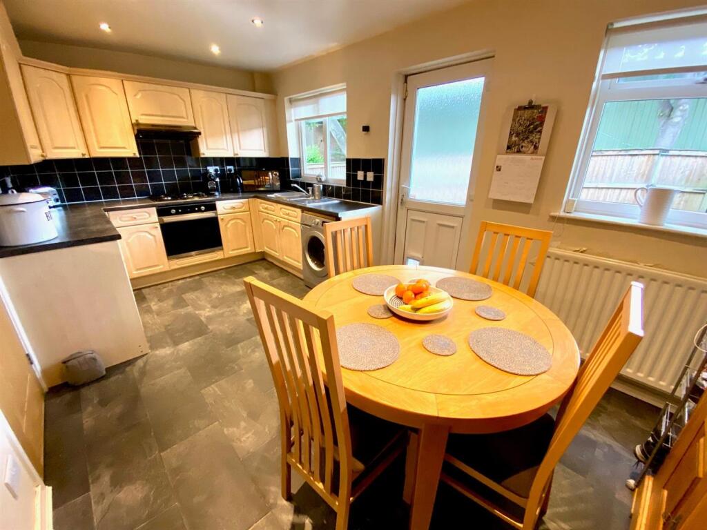 kitchen diner.jpg