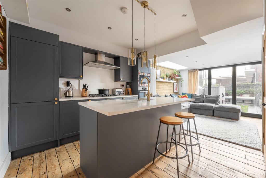 Vansittart Road, E11