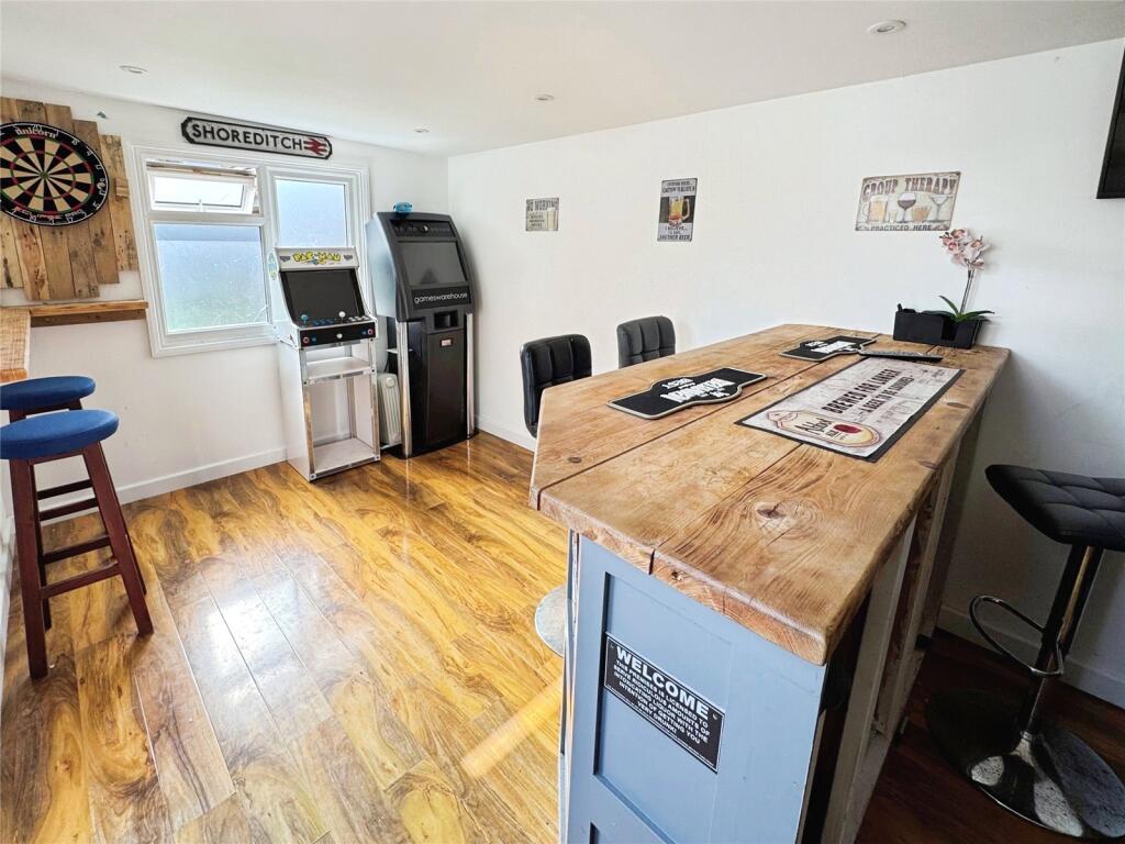 Bar/Games Room