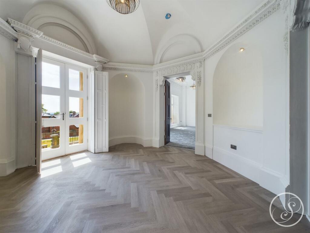 Entrance Hall / Study