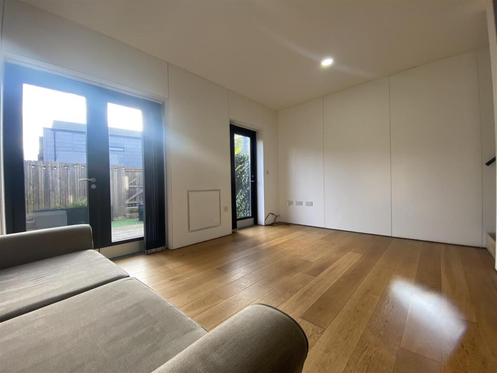 Livingroom4.jpeg