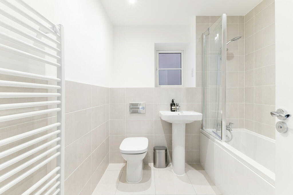 ANNING CLOSE, 5 (...