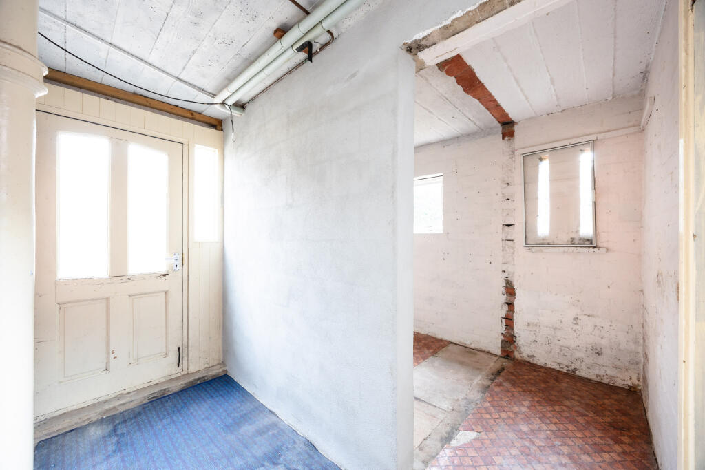 185 Prebendal Avenue HP21 8LE-1