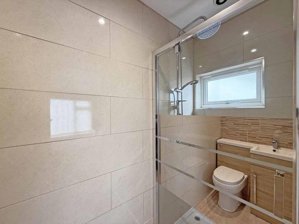 South View Park 6 En-Suite 2.jpg