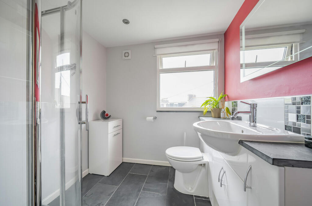 Ff Shower Room