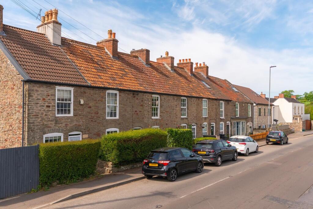 1B0R8WE - External A.jpg