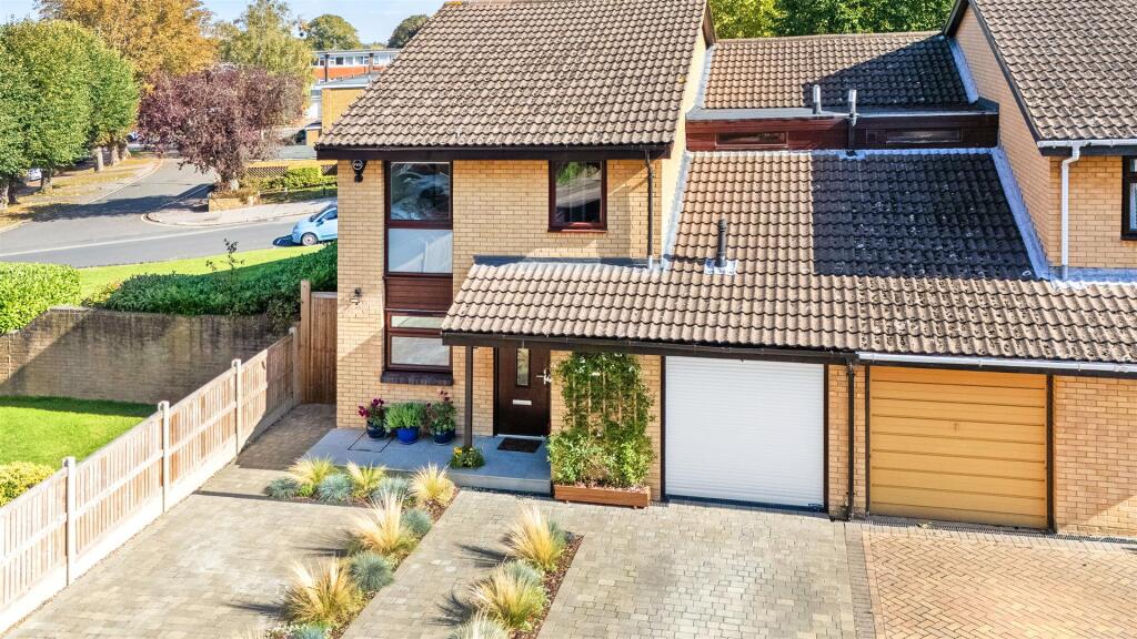 DEANS CLOSE,18-18.jpg