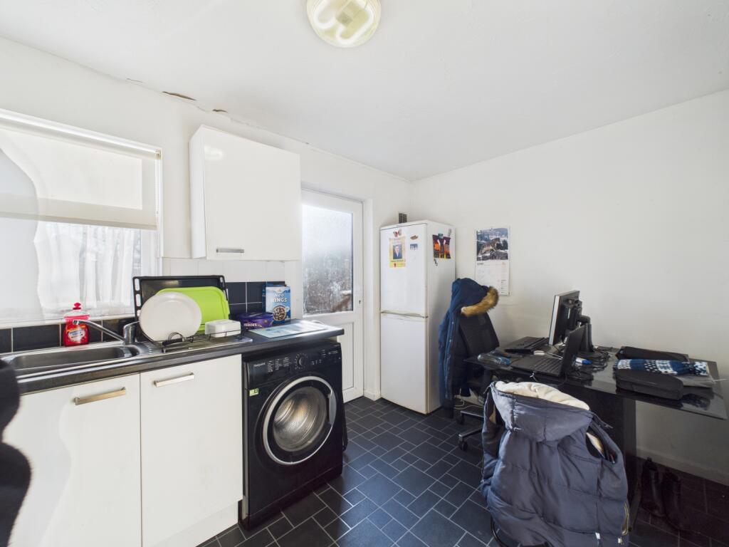 CAM02023G0-PR0186-STILL003