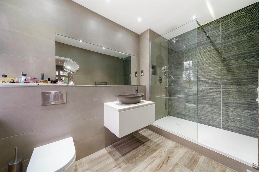 Luxury Shower Room