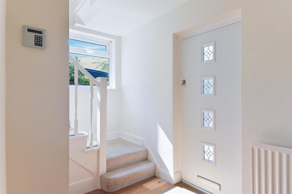 ROUNDWOOD WAY,84 - (2).jpg