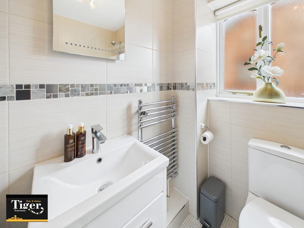 CAM02176G0-PR0550...