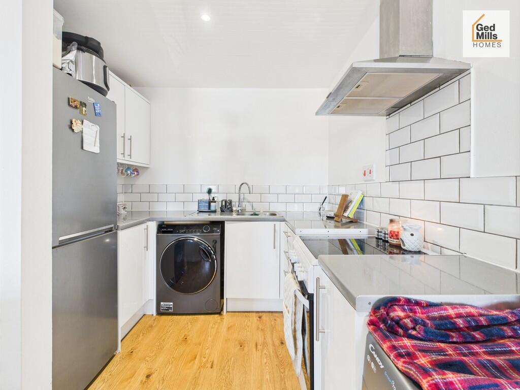 CAM04261G0-PR0081...