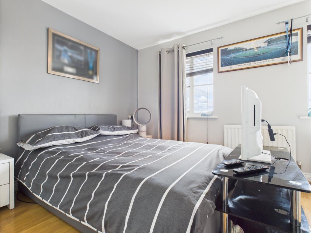 CAM03729G0-PR0088-STILL016